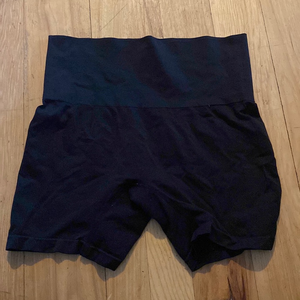 Black biker shorts small- jockey